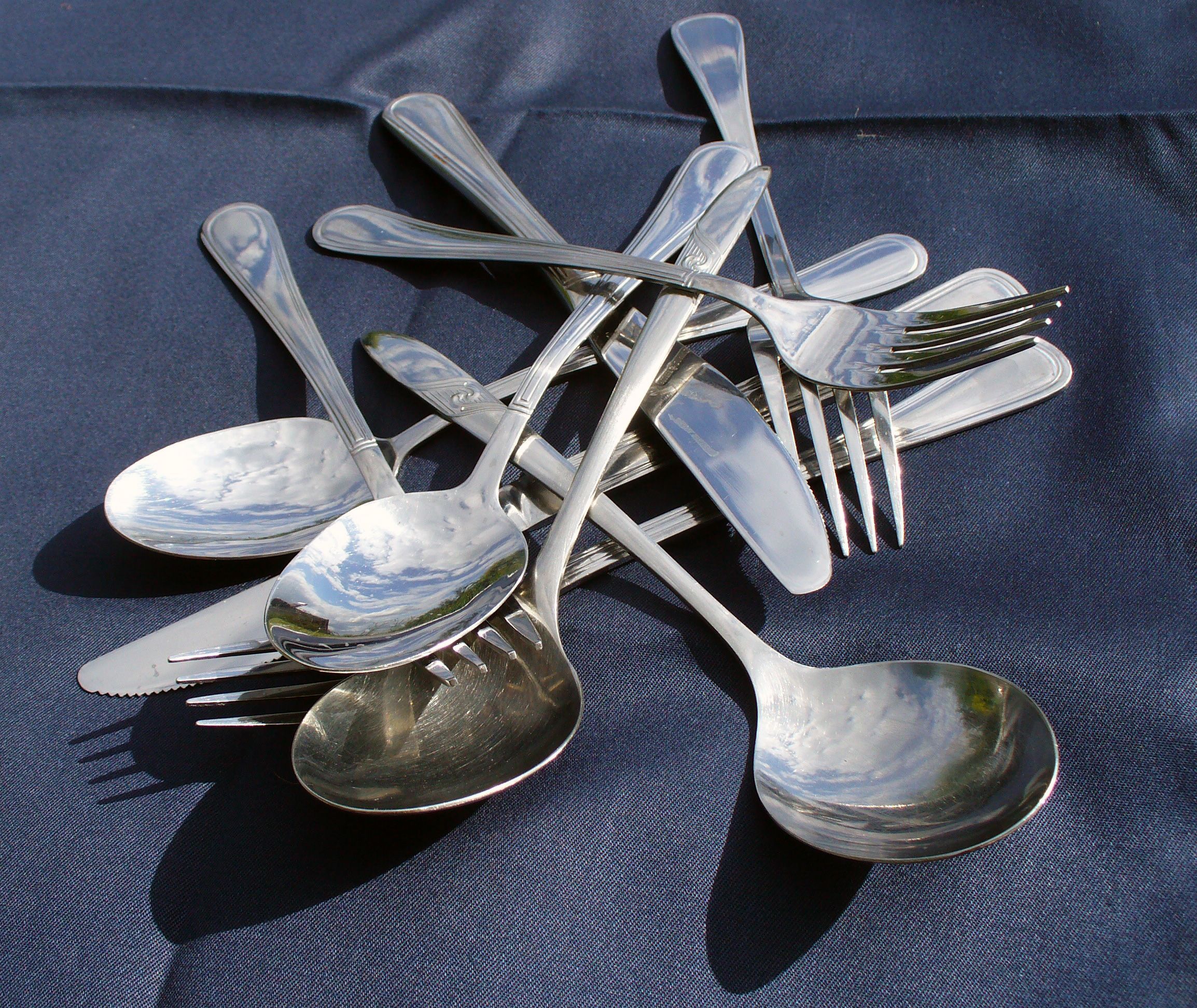 Metal cutlery